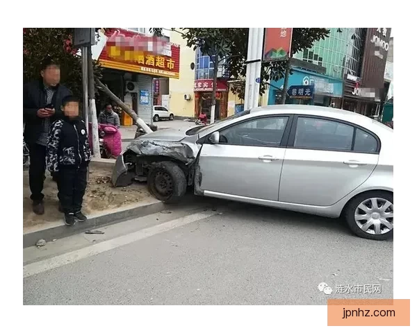 快手二懒子车祸视频：背后真相竟让人惊掉下巴！ 